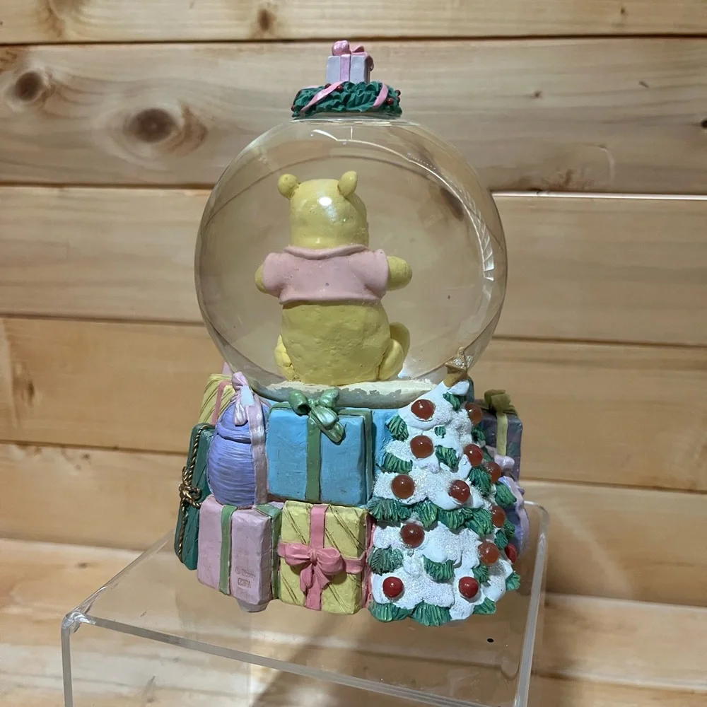 Vintage Disney Winnie the Pooh / Piglet Christmas Snowglobe - Picture 6 of 11